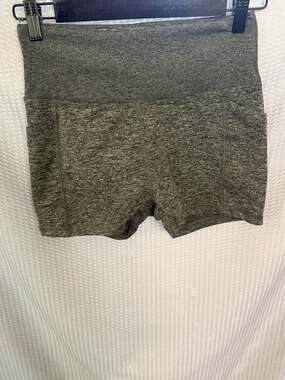 Zobha High-Waisted Heathered Athletic Shorts with Pockets Size M